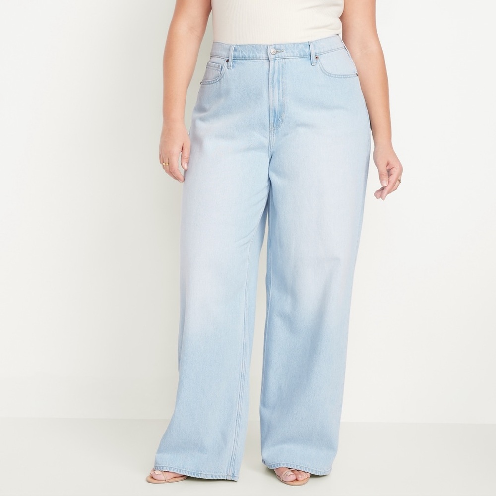 Old Navy Light Wash Wide-Leg Jeans